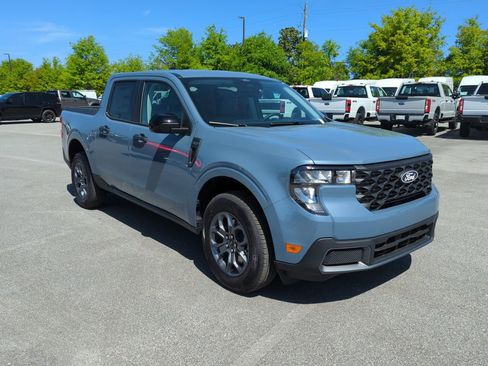 New 2026 Ford Maverick XLT w/ XLT Luxury Package FWD image 9