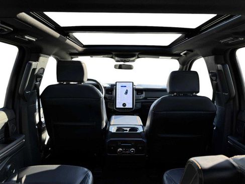 Used 2024 Ford Expedition Platinum image 43