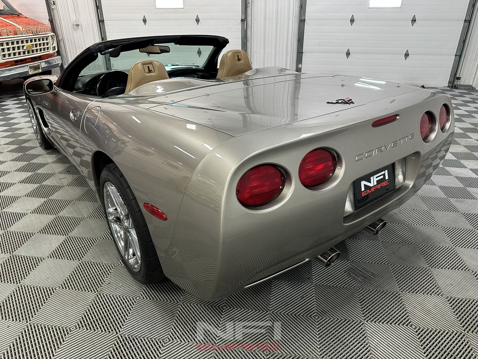Used 2000 Chevrolet Corvette Coupe w/ Memory Pkg RWD image 18