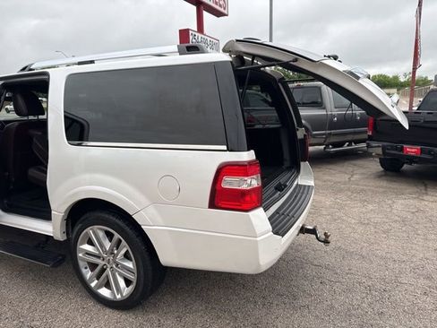 Used 2017 Ford Expedition EL Platinum RWD image 24