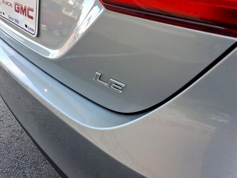 Used 2021 Toyota Camry LE image 14