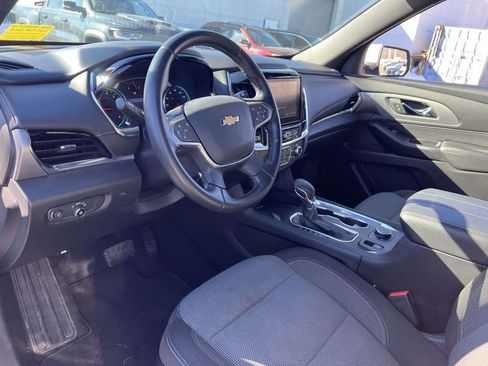 Used 2023 Chevrolet Traverse LT image 15