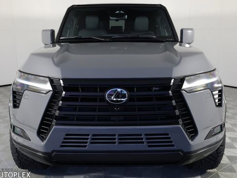 Used 2025 Lexus GX 550 image 2