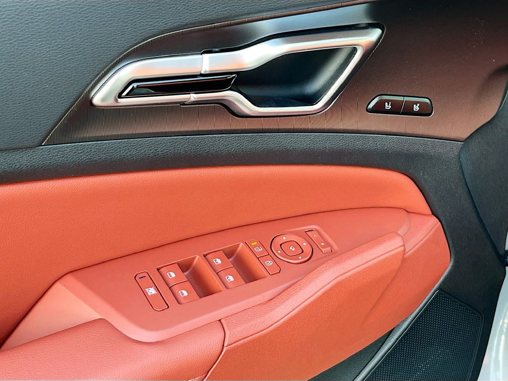 New 2026 Kia Sportage SX FWD image 11