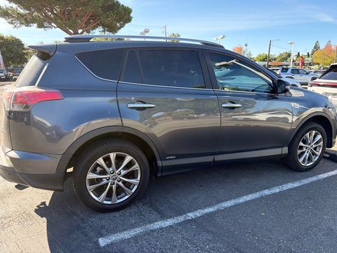 Used 2018 Toyota RAV4 Limited w/ Advanced Technology Package AWD/4WD image 2