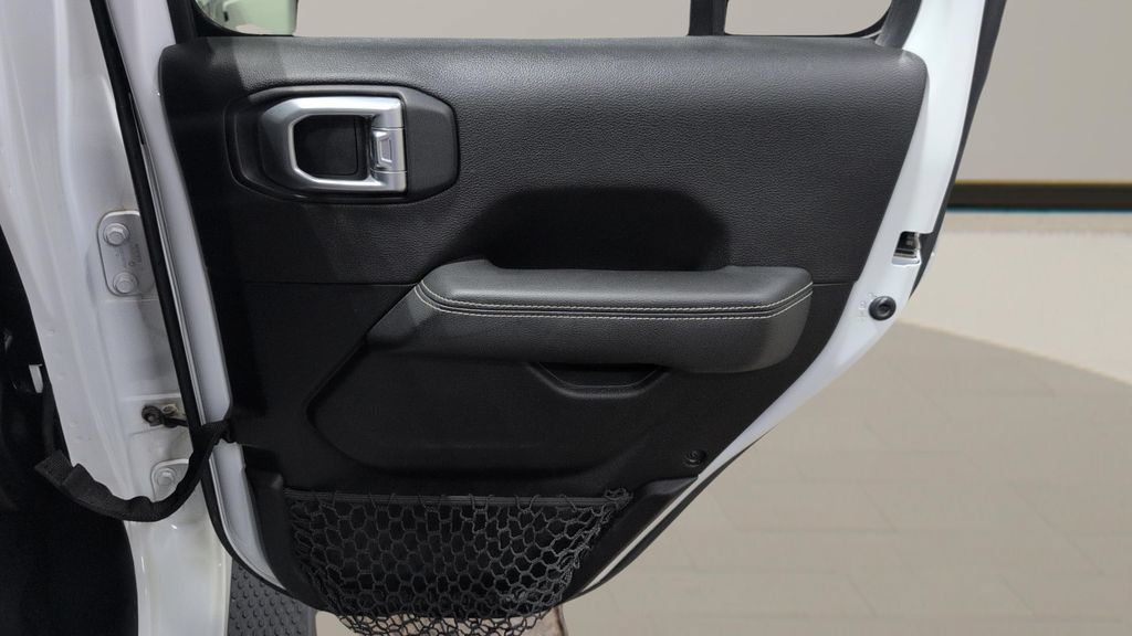 Used 2020 Jeep Wrangler Unlimited Sahara w/ Uconnect 4C Nav & Sound Group AWD/4WD image 21