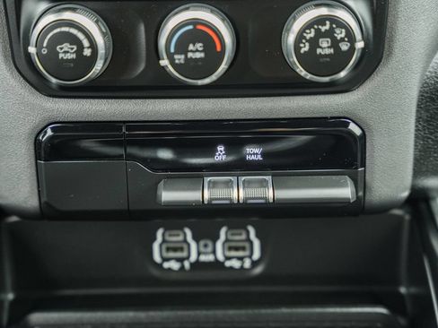Used 2023 RAM 1500 Big Horn AWD/4WD image 26