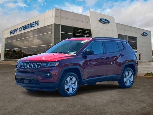 Used 2022 Jeep Compass Latitude w/ Convenience Group AWD/4WD image 1