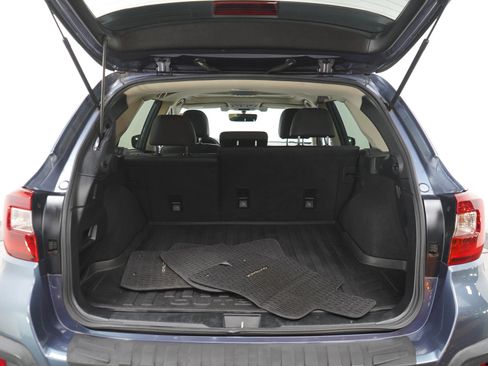 Used 2018 Subaru Outback 2.5i Limited AWD/4WD image 16
