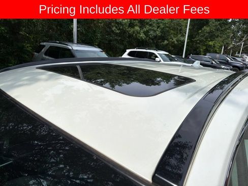 Used 2022 Toyota RAV4 XLE Premium AWD/4WD image 4