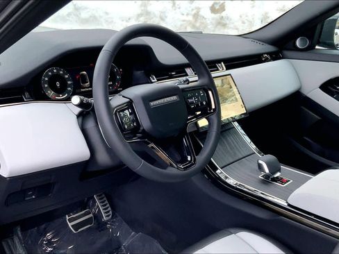 Used 2026 Land Rover Range Rover Evoque Dynamic SE image 17