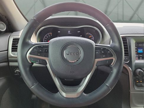 Used 2021 Jeep Grand Cherokee Laredo image 17