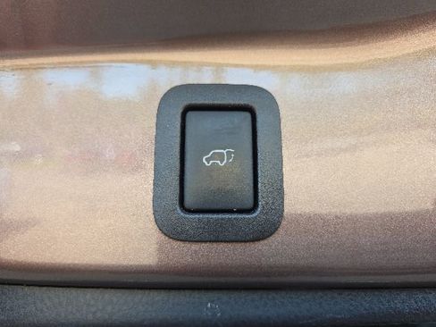 Used 2017 Toyota Highlander Limited AWD/4WD image 47