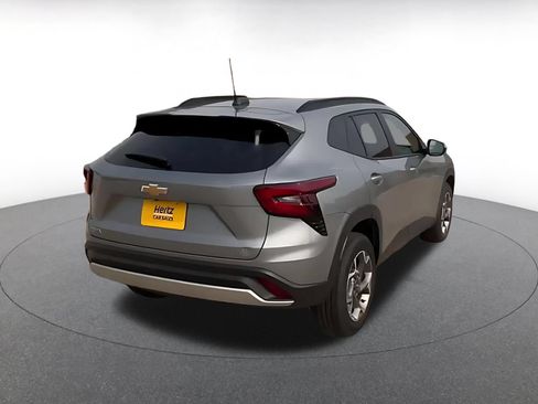 Used 2025 Chevrolet Trax LT FWD image 14