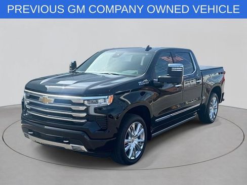 Used 2025 Chevrolet Silverado 1500 High Country w/ High Country Premium Package AWD/4WD image 1
