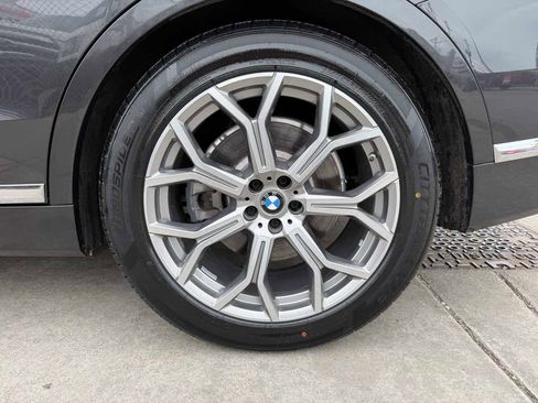 Used 2019 BMW X7 xDrive50i w/ Premium Package image 9