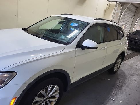 Used 2020 Volkswagen Tiguan S image 2