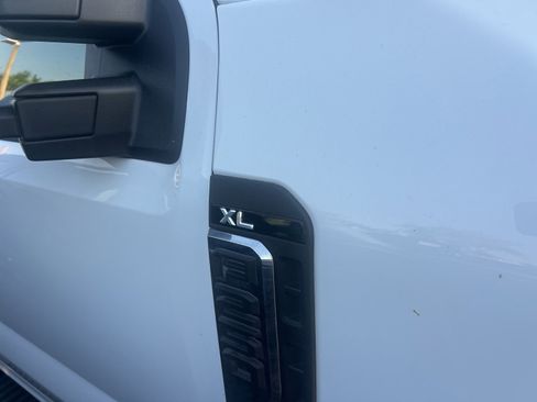 Used 2023 Ford F250 XL image 4