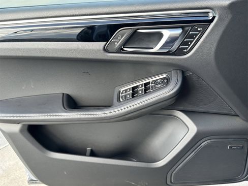 New 2026 Porsche Macan image 15