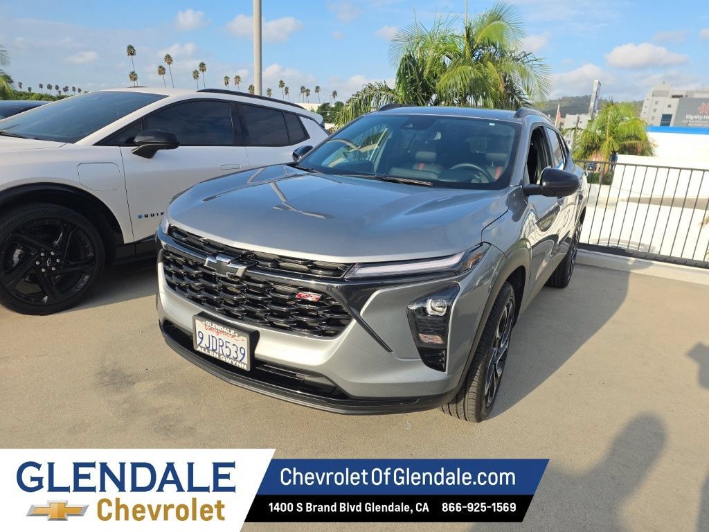 Used 2024 Chevrolet Trax RS w/ Driver Confidence Package FWD image 1