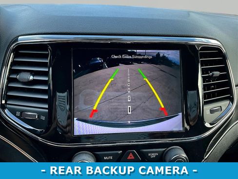 Used 2022 Jeep Grand Cherokee Limited AWD/4WD image 14