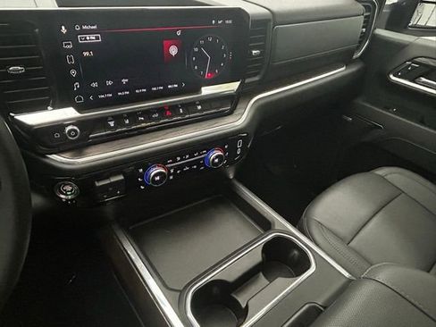 Used 2025 GMC Sierra 2500 SLT w/ SLT Premium Package image 29