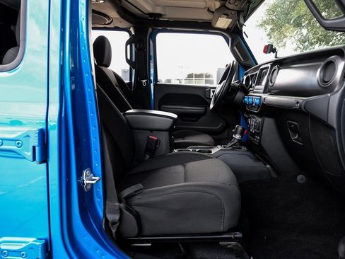 Used 2021 Jeep Gladiator Willys image 45