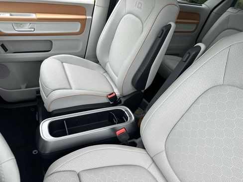 New 2025 Volkswagen ID. Buzz 1st Edition image 21