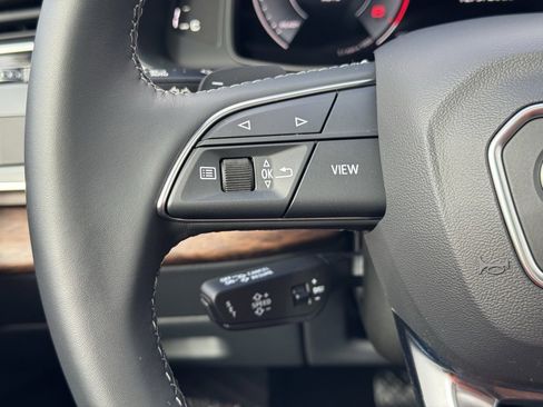 Used 2025 Audi Q7 2.0T Premium w/ Convenience Plus Package image 29