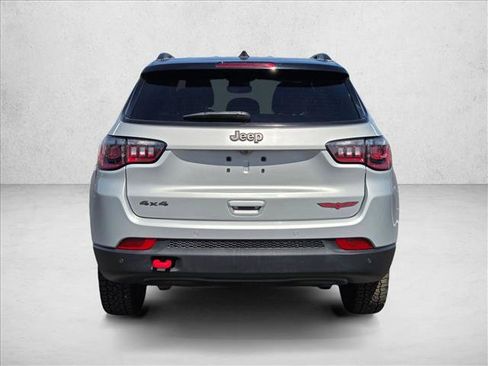 Used 2024 Jeep Compass Trailhawk AWD/4WD image 7
