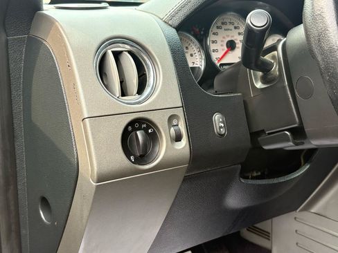 Used 2005 Ford F150 Lariat AWD/4WD image 16
