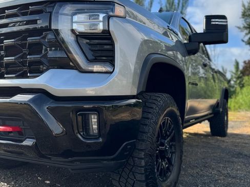 Used 2024 Chevrolet Silverado 2500 ZR2 w/ Technology Package AWD/4WD image 59