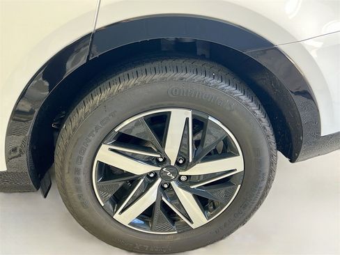 Certified 2023 Kia Sorento EX w/ Panoramic Sunroof Package image 11