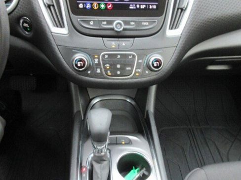 Used 2024 Chevrolet Malibu LT image 18
