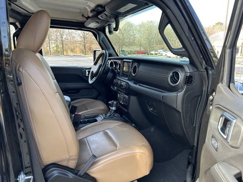 Used 2023 Jeep Wrangler Unlimited Sahara w/ Cold Weather Group image 38