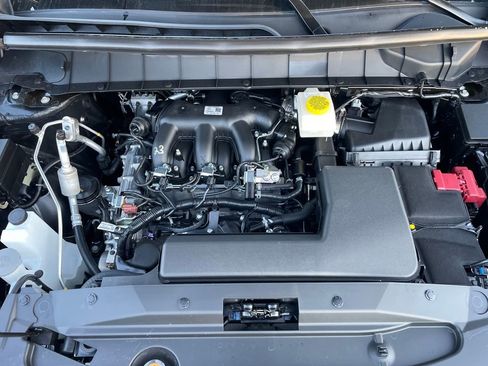 New 2026 Nissan Pathfinder SL w/ SL Premium Package AWD/4WD image 9