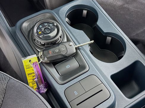 New 2025 Ford Maverick XL w/ Equipment Group 101A image 21