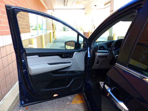 Used 2023 Honda Odyssey Touring image 18