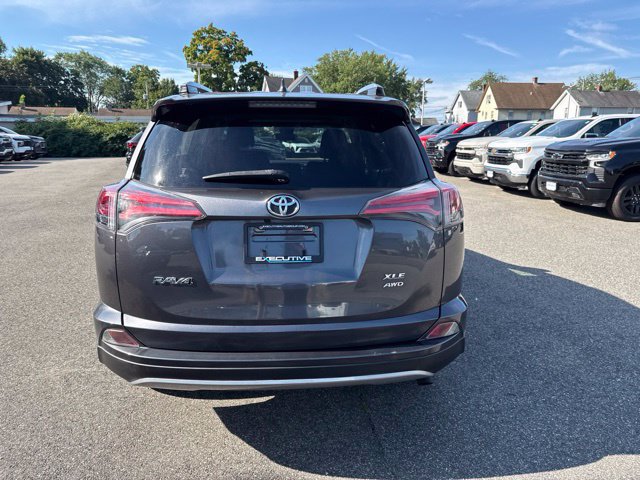 Used 2018 Toyota RAV4 XLE w/ Plus Extra Value Package AWD/4WD image 7