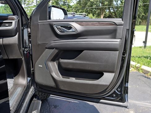 Used 2021 Chevrolet Tahoe LT w/ LT Signature Plus Package AWD/4WD image 38