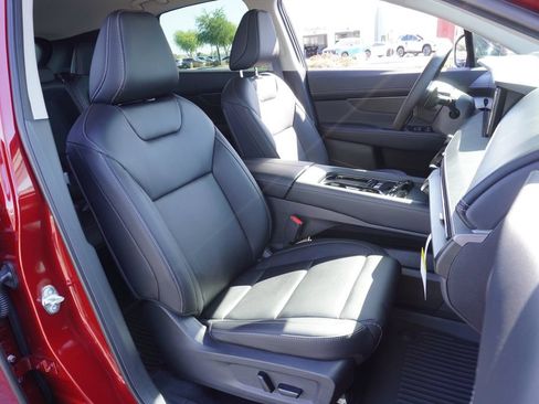 Used 2025 Nissan Murano SV FWD image 12