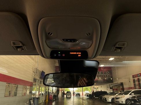 Used 2025 Buick Encore GX Preferred FWD image 14