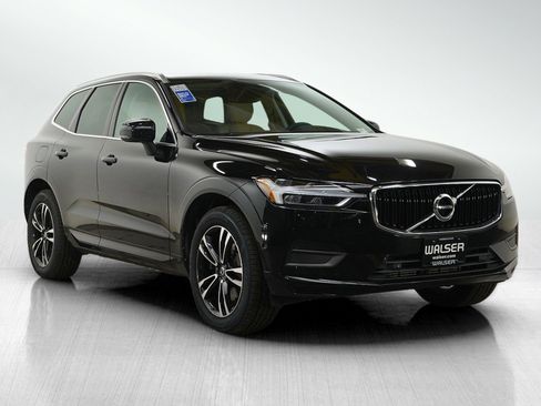 Used 2019 Volvo XC60 T6 Momentum w/ Multimedia Package image 7