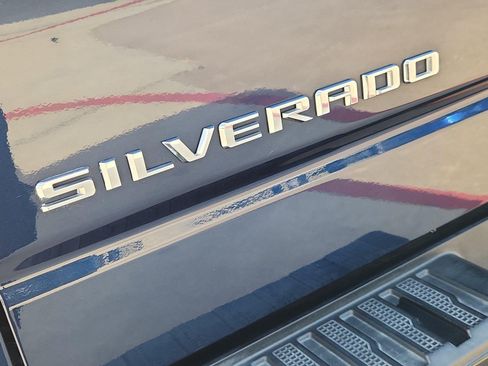 Used 2023 Chevrolet Silverado 1500 LT Trail Boss w/ LPO, Dark Essentials Package AWD/4WD image 30