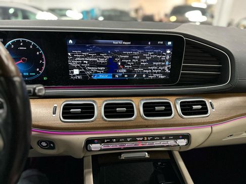 Used 2022 Mercedes-Benz GLS 450 4MATIC image 25