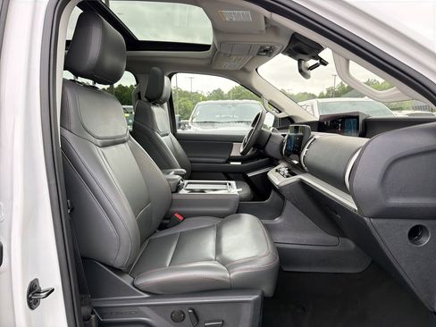 Used 2025 Ford Expedition Active AWD/4WD image 20