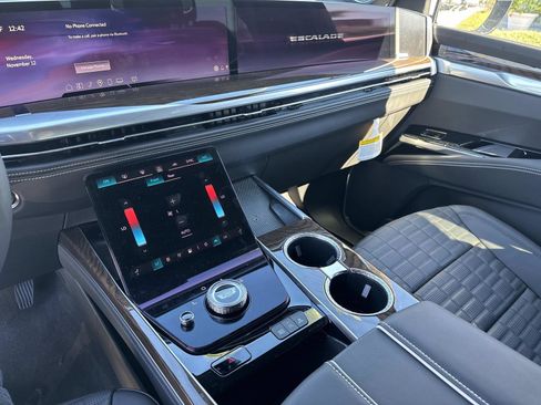 New 2025 Cadillac Escalade Sport Platinum w/ LPO, Floor Liner Package image 26