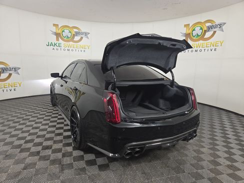 Used 2019 Cadillac CTS V w/ Carbon Fiber Package RWD image 31