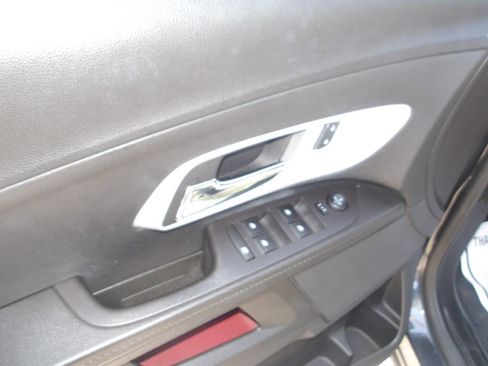 Used 2017 Chevrolet Equinox LT w/ Convenience Package image 10