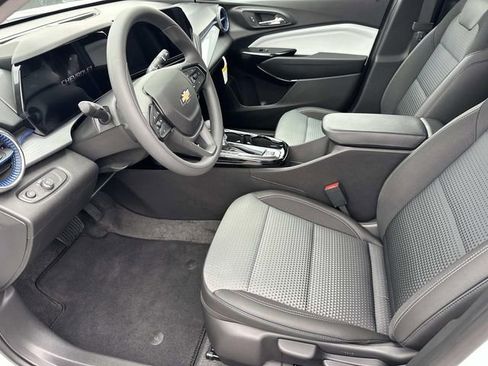 New 2026 Chevrolet Trax LT w/ LPO, Blackout Package image 23